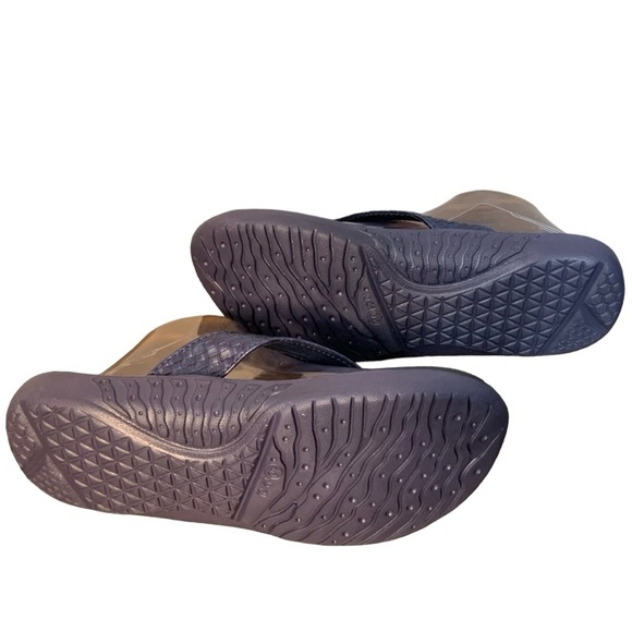 KuaiLu women’s‎ navy blue basket weave leather yoga mat flip flop. Size 40(8.5) - Picture 6 of 8
